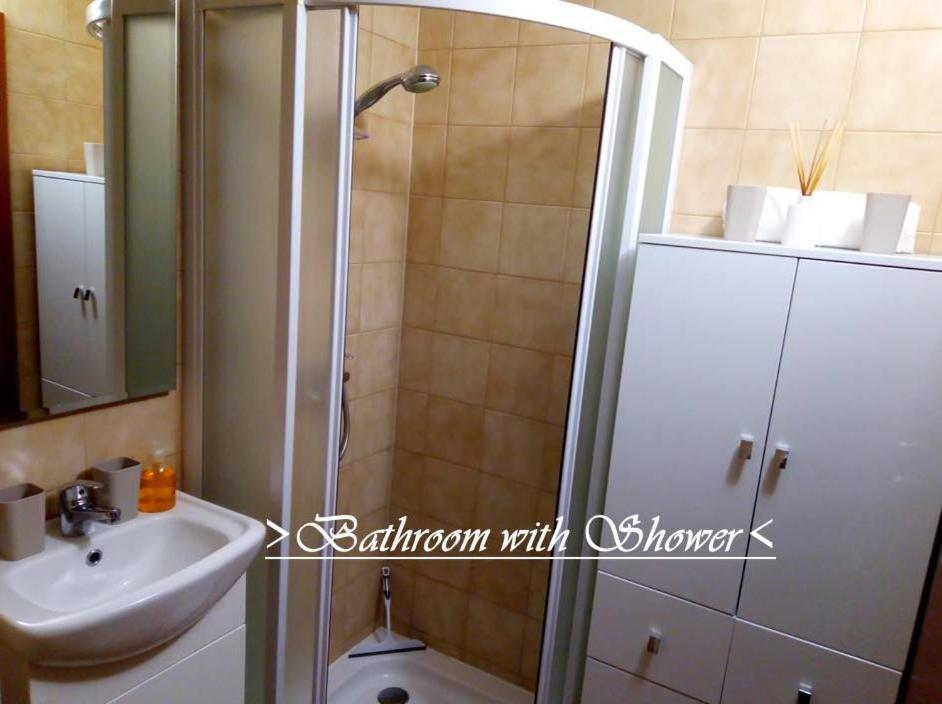 House White Stone Split Apartment Podstrana Ruang foto