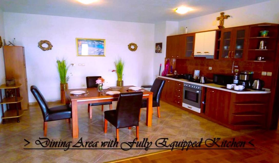 House White Stone Split Apartment Podstrana Ruang foto
