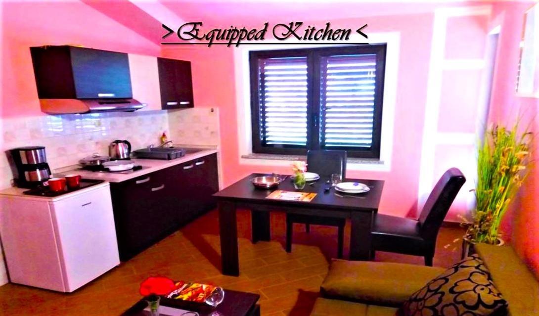 House White Stone Split Apartment Podstrana Bagian luar foto