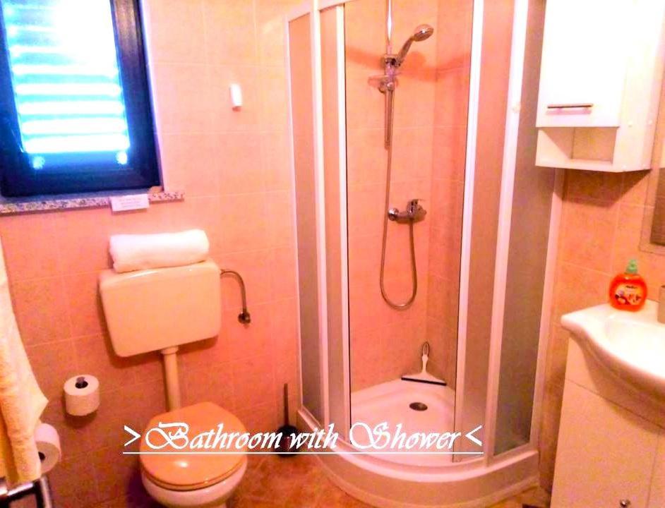 House White Stone Split Apartment Podstrana Ruang foto