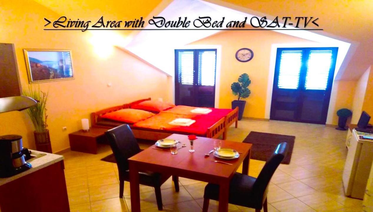 House White Stone Split Apartment Podstrana Ruang foto