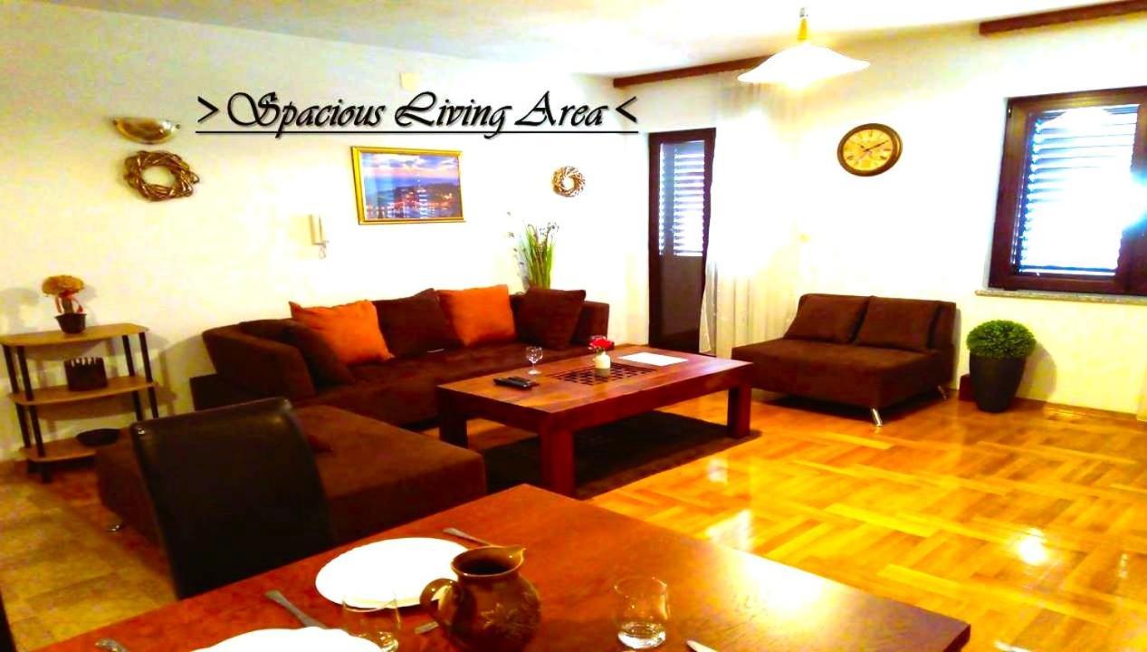 House White Stone Split Apartment Podstrana Ruang foto