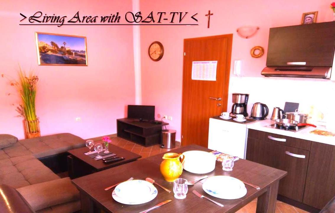 House White Stone Split Apartment Podstrana Ruang foto