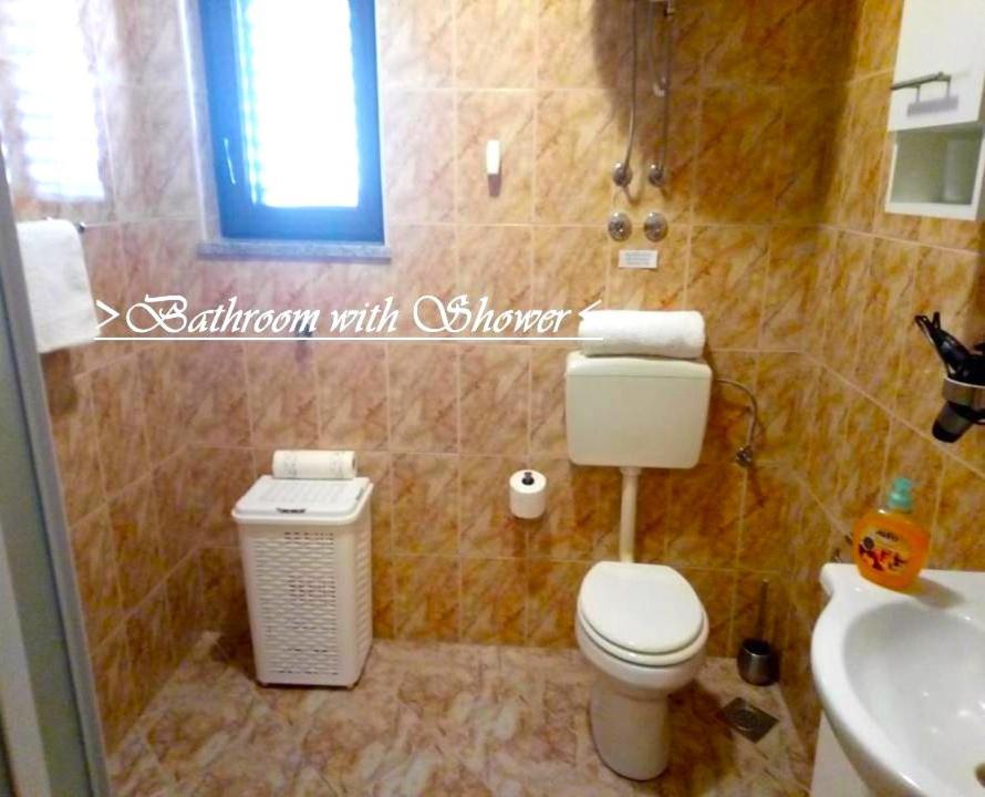 House White Stone Split Apartment Podstrana Ruang foto