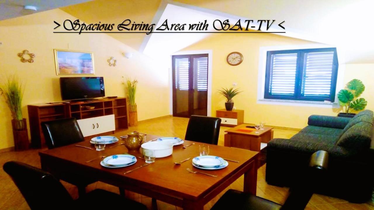 House White Stone Split Apartment Podstrana Bagian luar foto